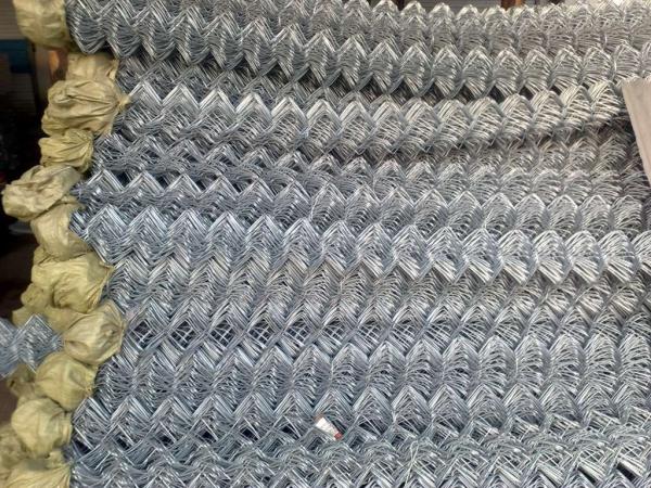 65mm x 65mm x 4.00mm black pvc coated chain wire fence for sale