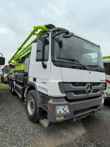 Pompes à béton Zoomlion 49m avec châssis Mercedes Benz