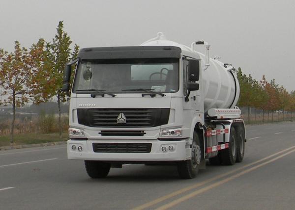 Vacuum Pump Sewage Suction Truck , Septic Tank Cleaning Truck 18CBM LHD 336HP