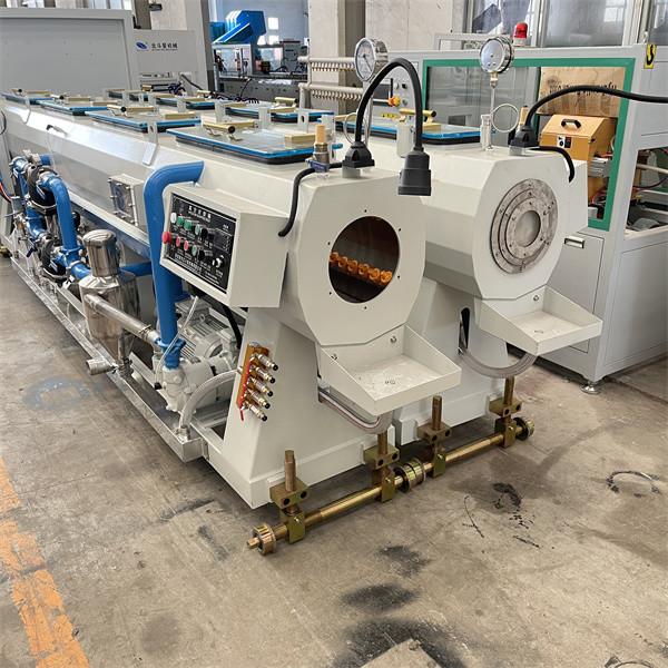 Solid Wall PE Pipe Extrusion Line 9 Meters Vacuum Tank One Person Operation for Pipes Efficiency