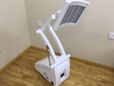 O dispositivo infravermelho profissional TGA dos cuidados com a pele da terapia da luz do diodo emissor de luz de 7 cores aprovou