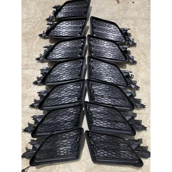 Replacement Auto Parts for Tesla Model S Front Bumper Fog Light Frame OEM1057851-00-J