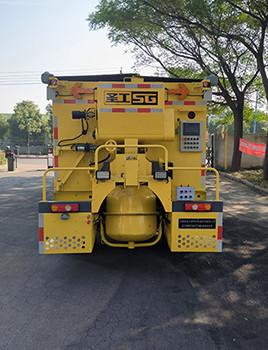 Professional Highway Maintenance Truck With Dedicated Device And Side Protection