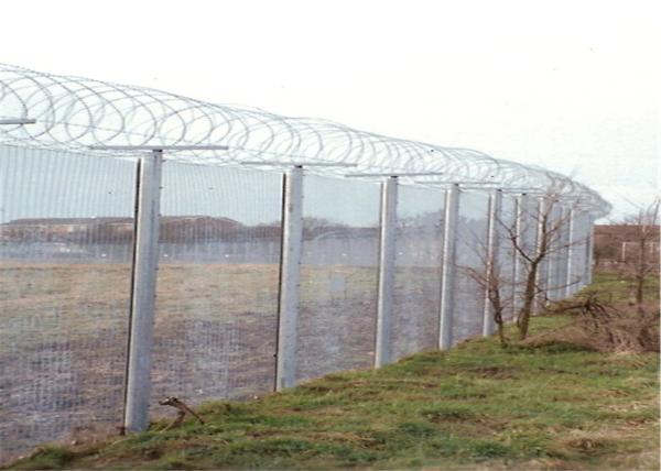 12.70mmx76.20mm*4.00mm wire diameter 358 high security mesh fence
