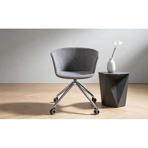 Luxurious Comfort Padded Conference Chairs For Commercial Residential Using