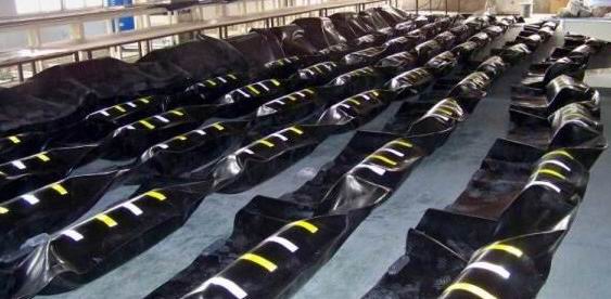 20m Per Section Oil Spill Containment Boom With Good Vertical Stability