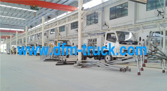 6CBM 4x2 Milk Tank Truck Dongfeng EQ5070GNY Truck For Sale