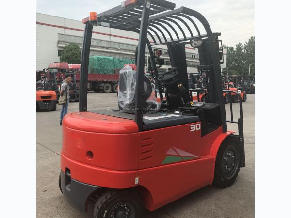 2-4 Ton Diesel Forklift with Euro 3/5 EPA Engine and Fork Width of 550mm or 685mm