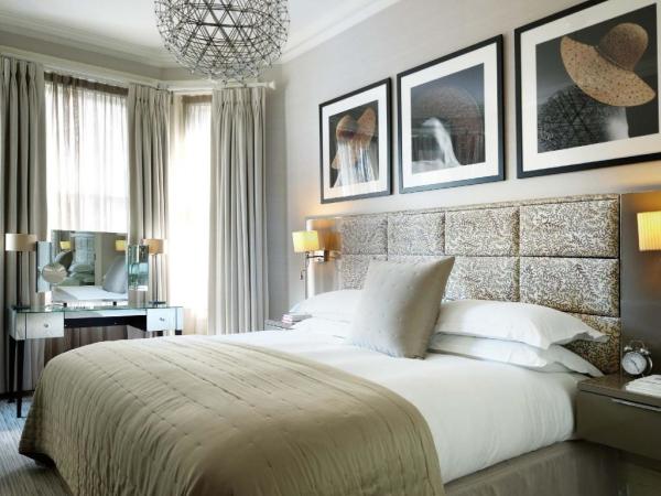 Negeri Kedah hotel furniture supplier made Guestroom bedroom sets by Fabric bed and Stainless steel with wood desk table