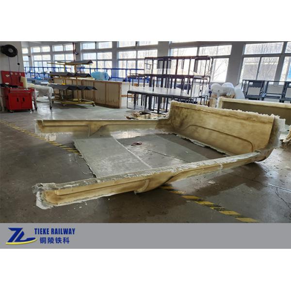 Прессформа обложки поезда рельсового автобуса наклеивая волокно усилила пластиковое