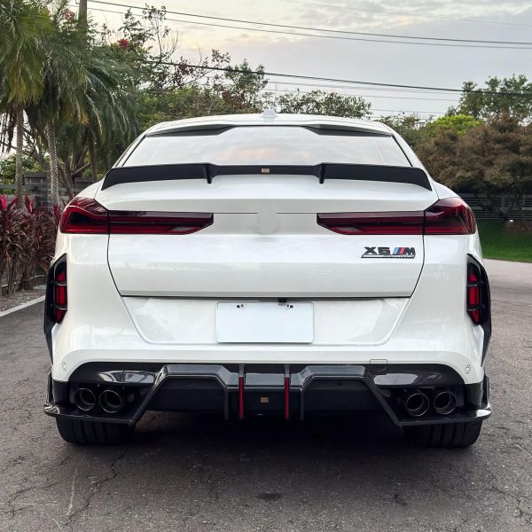 Dry Carbon Fiber Body Kit BMW X6M Body Kit LU Style Spoiler Hood