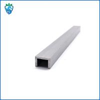 T651 a anodisé l'extrusion en aluminium de recourbement de profil de rail avec du long temps de service