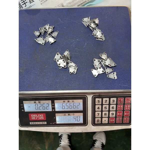 Support de montage triangulaire robuste | Acier inoxydable | Conception réglable | Applications industrielles et domestiques