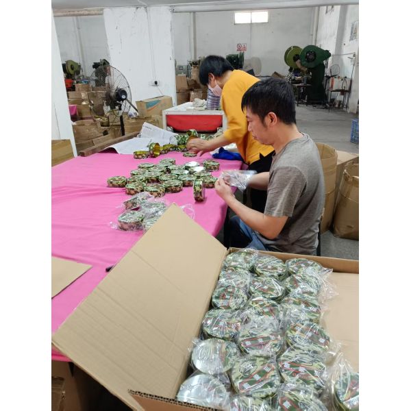 Customized Metal Tin Packing for Balm Empty Tin Cans with Screw Lid