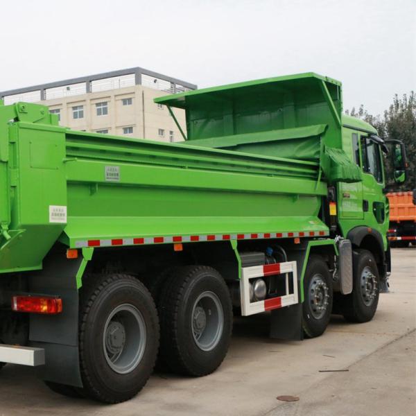 31-40 Tons Capacity 2 Passengers 12 Wheel HOWO Dump Truck 375 HP