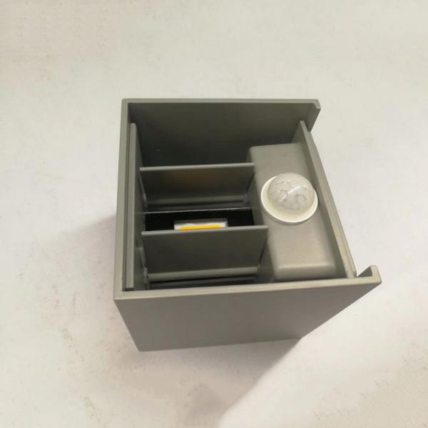 6W Waterproof IP65 adjustable PIR sensor led outside wall lights & wall mounted outdoor wall light