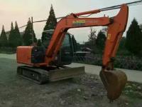 Mini máquina escavadora usada de 6 toneladas ZX60 de Hitachi com lâmina e baixos horários laborais