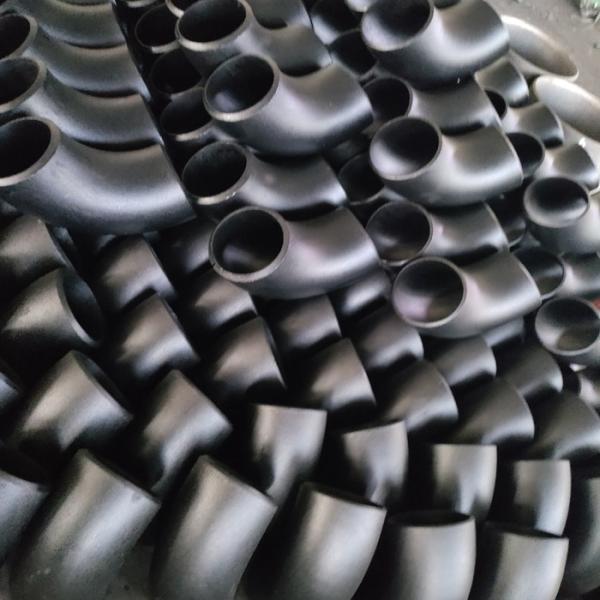 Wear Resistance Seamless Pipe Fittings Hot Pressing Carbon Steel Elbow DN15-DN700
