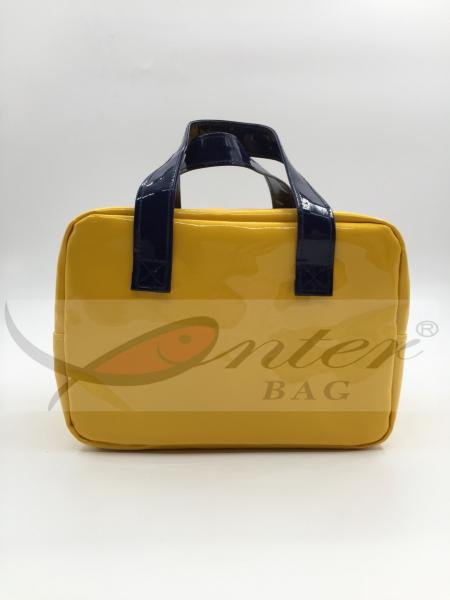 Easy Carry Travel Cooler Bag Leak Proof Collapsible Cooler For Family