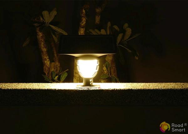 550lm IP65 Solar LED Garden Lights 2000 Times Charge Cycle For Yard Piller Villa Pole