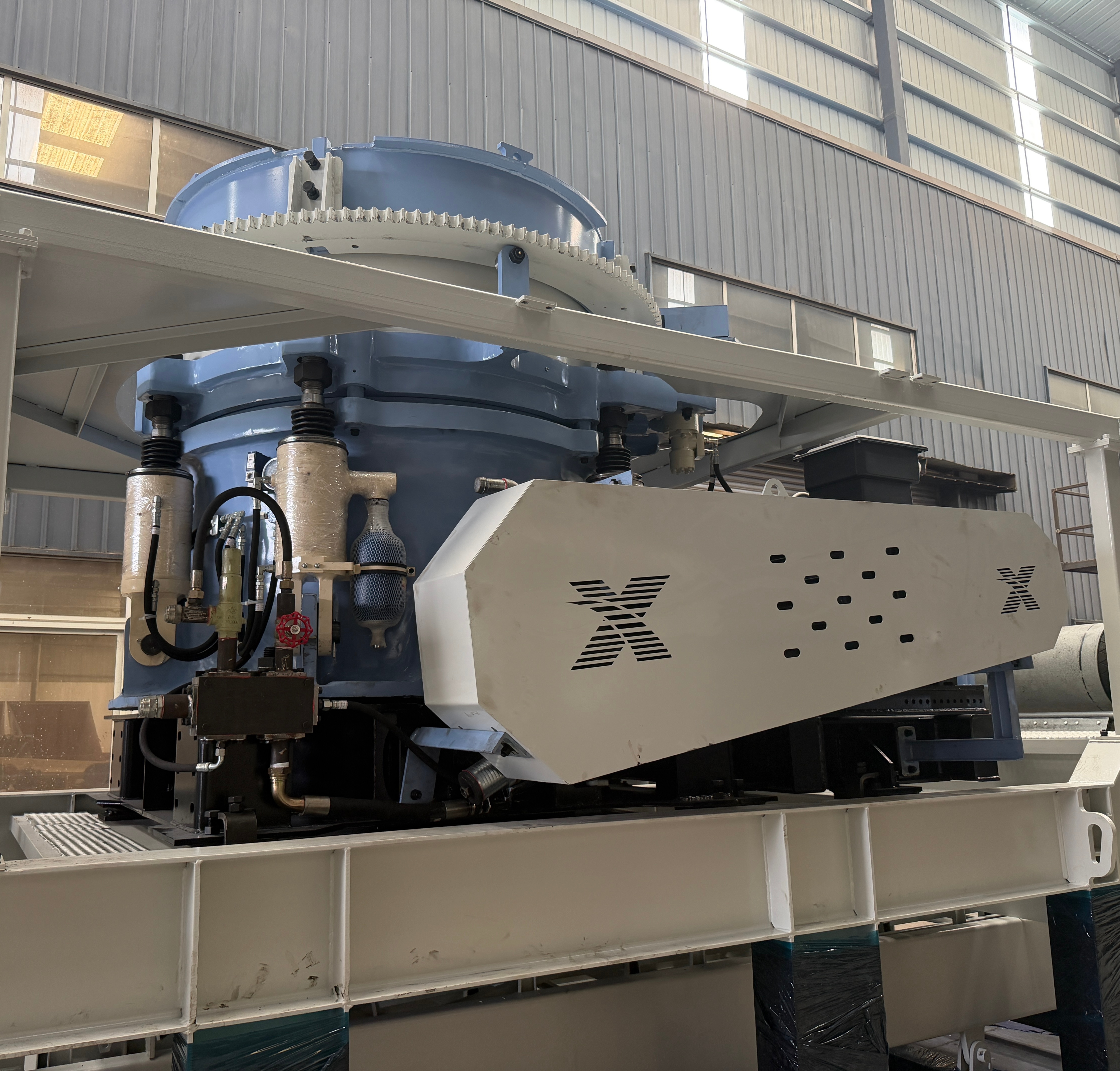 HP Multi Cylinder Hydraulic Cone Crusher High Efficiency Advanced Mining Crusher