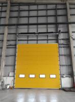 Portas industriais seccionais resistentes ao vento, isolantes térmicos para fábrica e hangar