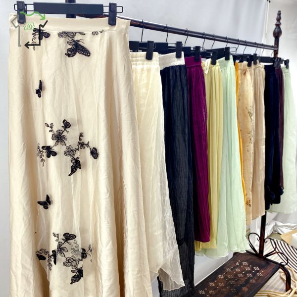 Women Used Silk Skirt Casual Satin Midi Pleated With Waistline Second Hand Ladies Dresses