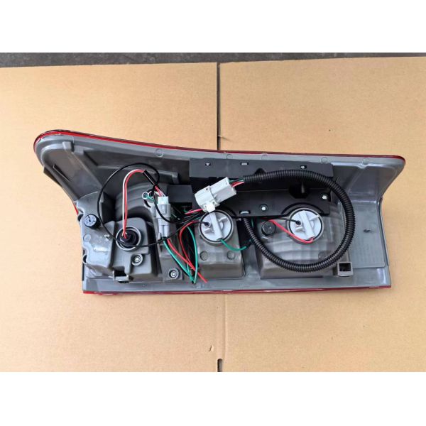 Dmax Rear Lamp 8982330912 Model Year 2015 Left Side Isuzu Pickup Electric Auto Parts Plug 5 Pins