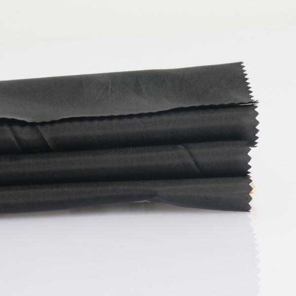 Making fabrics for casual wear sportswear and children's wear for LINING Sustainable fabrics 100% RPET taffeta factory
