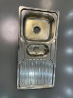 Évier de cuisine commercial avec planche de vidange Dimensions personnalisées de l'évier Placement du drain arrière