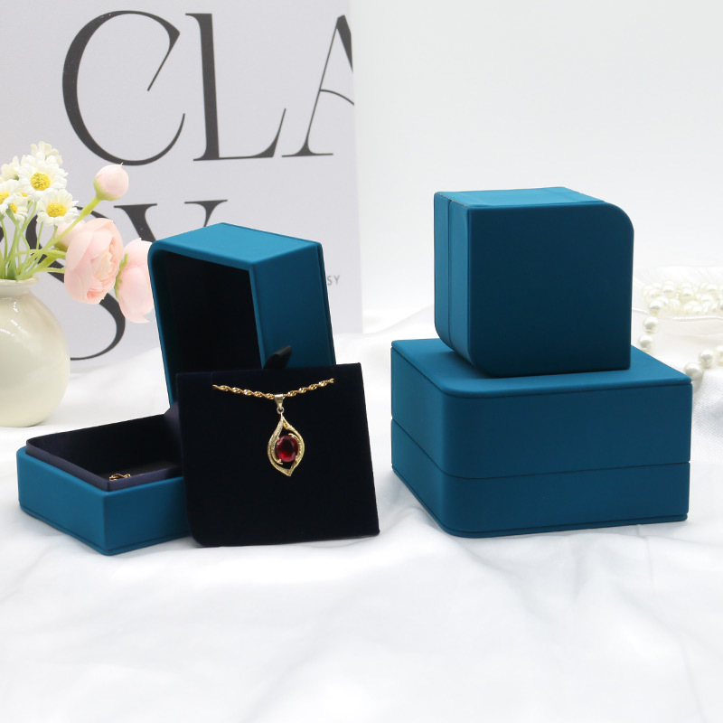 Luxury Packaging Jewellery Set Box Custom Logo Pu Leather Hinged Closure