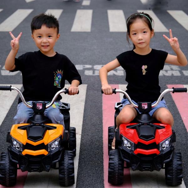 Plastic Unisex Childrens Electric Car Kids Electric Ride On Cars CCC Certified