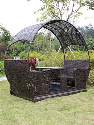 Outdoor Furniture Rattan Day Bed Wicker Sun Bed Sofa Bed with Modern and Sleek Design