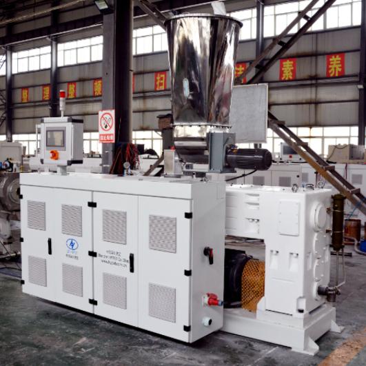 Shenzhen HYPET 65/132 dans 37kw moteur PVC machine d'extrusion extrudeuse à double vis conique