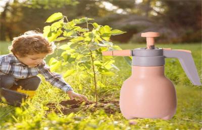 Estilo moderno molhando plástico da lata 500ML do PE da pressão de mão