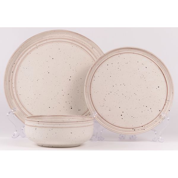 Dinnerware set