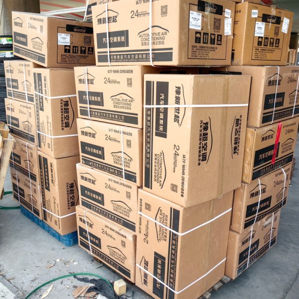 HOWO RIGHT WIND SHIELD CONNECT PLAT WG1664110058   HXAZ1664110058