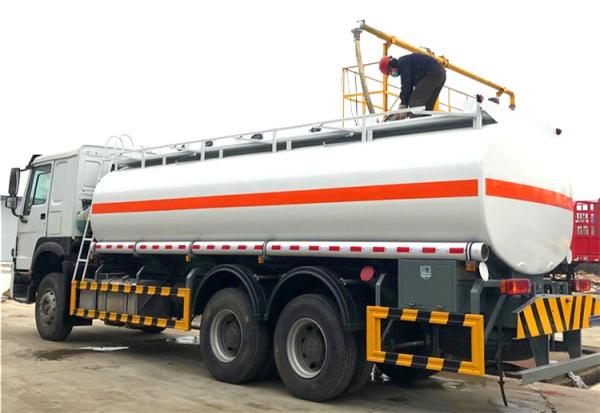 SINOTRUK Oil Transport 6x4 20000L Fuel Tank Truck