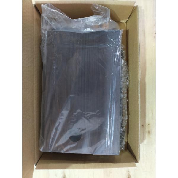 Рустическая деревянная полка и порошкопокрытая чугунная труба для домашнего оборудования гостиничных ванных