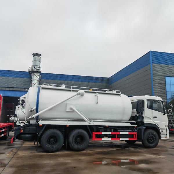 Cisterna de aspiración de aguas residuales de Dongfeng Limpiador de vacío Cisterna de aspiración Camión de limpieza