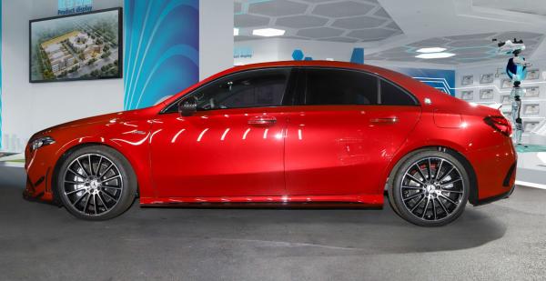 Carros compactos a gasolina Benz classe A AMG 2022 35L 4MATIC 4 portas 5 lugares luxo