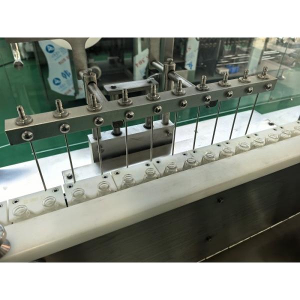 Máquina de llenado de frascos pequeños para los aerosoles de vitamina D3 y aceites esenciales de aromaterapia, máquina de producción GMP de alta velocidad con agujas de llenado de sifón