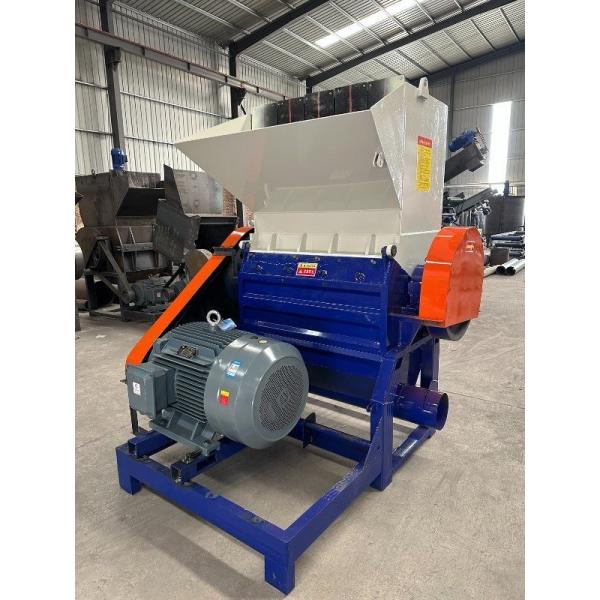 Tangential Feed Structure Industrial Tire Block Crusher for 2000kg Tires Processing