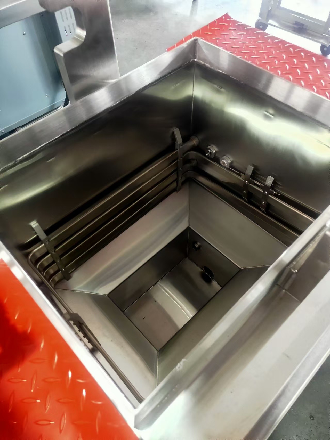 8HD электрическая смарт сенсорная панель 55L 5 Fry Tray Большая производительность куриный фритюр под давлением