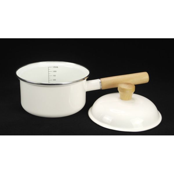 1650ml Red Nonstick Enameled Cast Iron Saucepan Eco Friendly For Soup Milk Heating