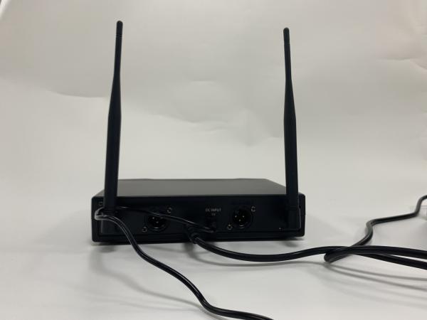 70 units UHF Wireless Microphone System Professional With Bluetooth Speaker