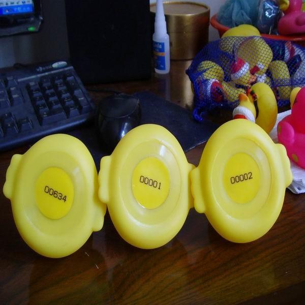 River Racing Pink Personalized Floating Rubber Ducks , Weighted Plastic Ducks PH Free Vinyl