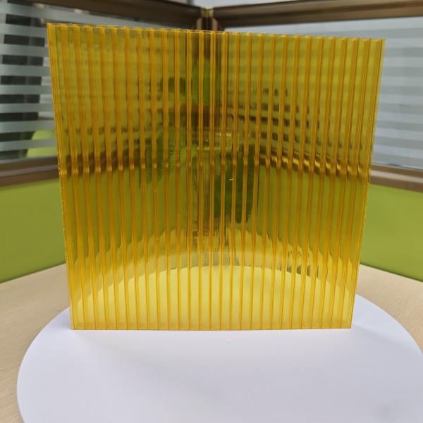 黄色 10mm 4層ポリカーボネット空白シート 絶縁の究極の組み合わせ 衝撃抵抗とUV保護