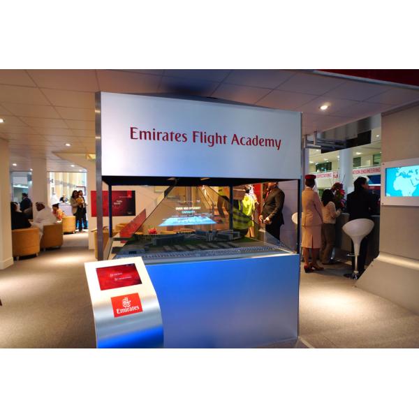 Большие 4 встали на сторону голографический игрок 2x2 m рекламы Holo дисплея 4K для розницы