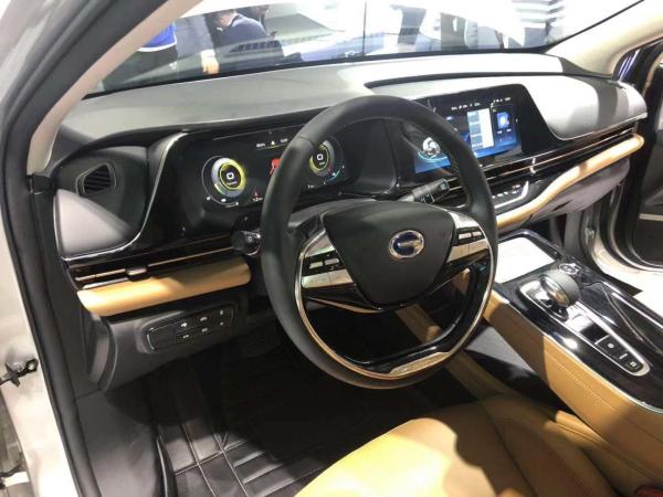 Carro médio do sedan luxuoso do motor 135kW dos carros elétricos único E de GAC Aion S